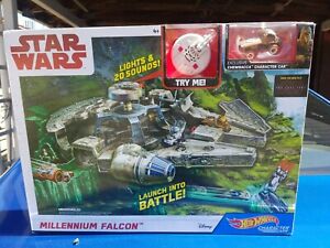 Hot Wheels Star Wars MILLENNIUM FALCON Track Set Chewbacca SEALED Character Cars
