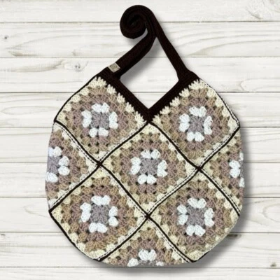 Bolso de Mano Cuadrado Crochet Granny, Beige Degradado, Borde Marrón, Etiqueta de Cuero Sintético Foto 1 de 3
