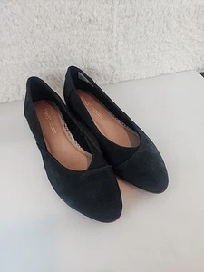 TOMS Womens sz 7 Julie black suede almond toe flats shoes  - Picture 1 of 7