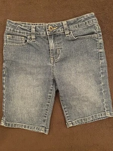 Girls Blue Jean Shorts Medium Wash Size 8 FADED GLORY Adjustable Waist - Picture 1 of 4