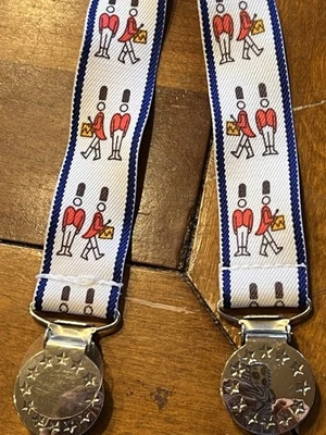 Tirantes de juguete/soldado pequeño baterista niño nuevo sin etiquetas Foto 1 de 4