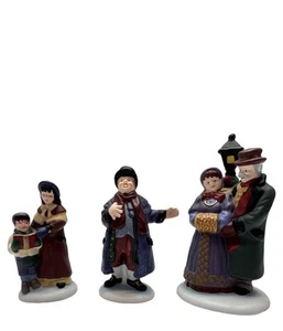 Dept 56 Town Square Carolers Heritage Village Collection Retirado 5832-7 Juego de 3 - Imagen 1 de 2