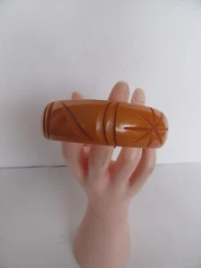 Vintage Carved Star Butterscotch Bakelite Bangle Bracelet, 3/4" (Excellent) - Picture 1 of 24