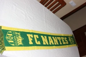 BUFANDA DE FUTBOL DEL EQUIPO FRANCES FOOTBALL CLUB NANTES - Picture 1 of 1