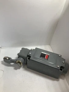 CUTLER HAMMER 10316H18D INTERRUPTOR LÍMITE RODILLO PALANCA TIPO F 60A 1NO/1NC NNB - Imagen 1 de 6