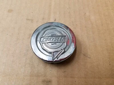Tapa central Chrysler 2005-2010 300 Aspen Pacifica Sebring 2 1/8" 04895899AB Foto 1 de 2