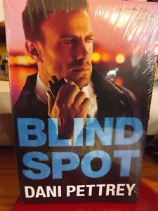 NEW - Blind Spot (Chesapeake Valor) by Pettrey, Dani - Picture 1 of 2