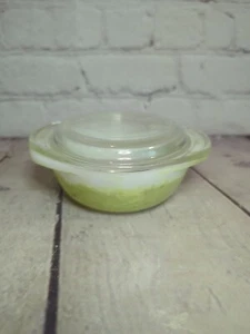 VINTAGE SET PYREX Lime Green 8oz CASSEROLE W/LID 080 - Picture 1 of 8