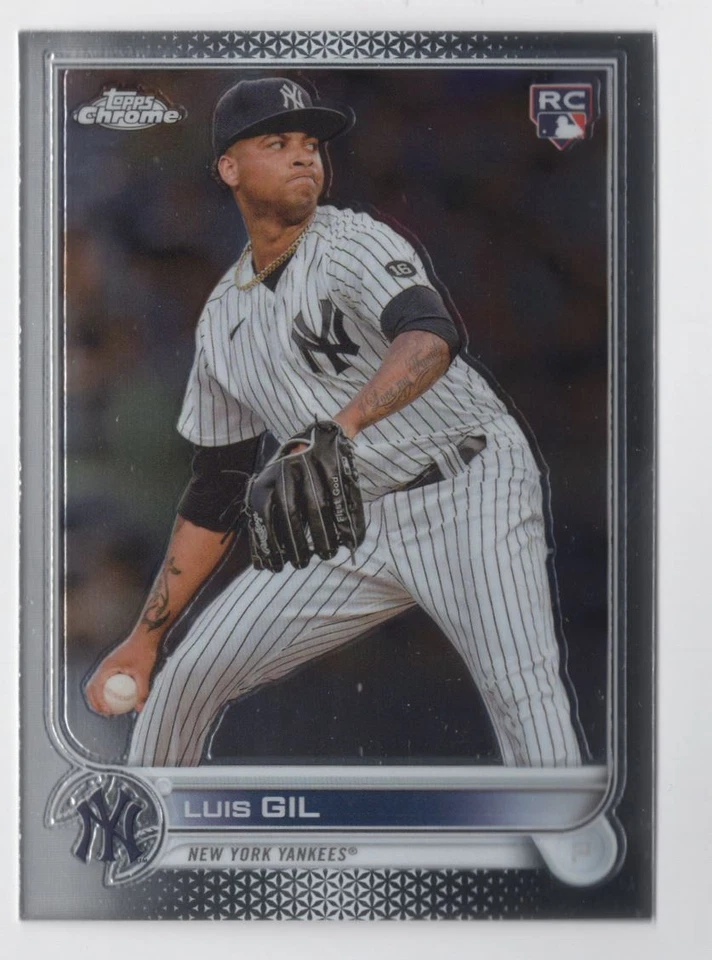 2022 Topps-Chrome ROOKIE Luis Gil Rookie New York Yankees #202 R109 - Image 1 of 2