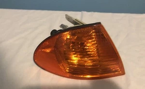 BMW e46 99-01 turn signal assembly front right passenger side OEM amber lens - Picture 1 of 2