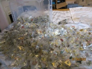 MASSIVE 2000+ ALLSORTS MIXED SET BIG COLLECTION JOB LOT PIN BADGES BUNDLE NEW - Picture 1 of 3