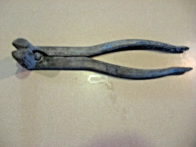 BLUE BIRD BATTERY TERMINAL SPREADERS NO. 28 FORGED STEEL U.S.A - Image 1 of 3