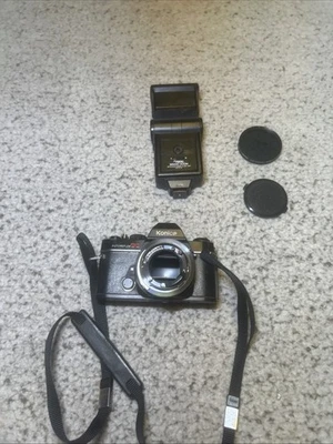 Cámara fotográfica Konica Autoreflex T3 35 mm SLR solo cuerpo/unidad de flash zoom focal M500 Foto 1 de 4