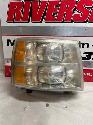 Conjunto de farol direito CHEVY SILVERADO 1500 2007-13 - Imagem 1 de 4