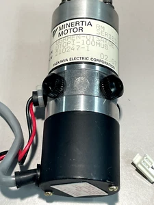 Minertia Motor RM Series - YASAKAWA - UGRMEM-01SAKOE/UT0PI-100MUB - Used - Picture 1 of 5