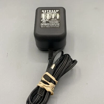 Netgear: AC Adapter, PWR-10028-01, Model AD-051A, 5VDC 1A 13W - Image 1 of 2
