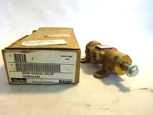 NEW IN BOX PARKER 3W2P M05422499 3-WAY MANUAL VALVE - Picture 1 of 4