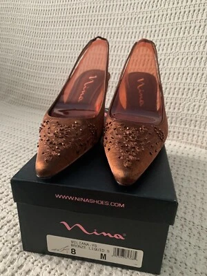 Женские бронзовые атласные туфли-слинги Nina с драгоценными камнями размер 8 М на каблуках - Изображение 1 из 4