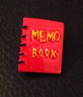 Bouton "Memo Book" figurine vintage 13/16" nouveauté réaliste plastique rouge loufoque
