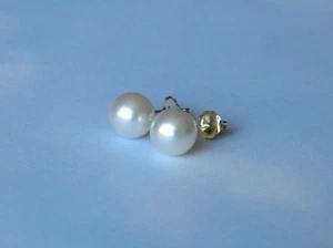 LOVELY 14K YG WHITE AAA 8.9-9mm JAPANESE AKOYA PEARL STUD EARRINGS - IMMACULATE! - Picture 1 of 10