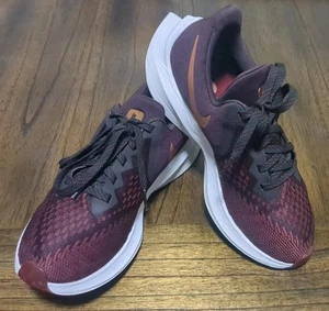 Nike Zoom Winflo Burgund Größe 6,5 Laufschuhe - Bild 1 von 12