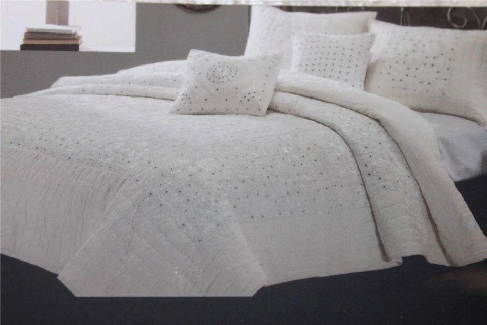 TAHARI 刺绣奖章镜面全/女王被子和罩套装 - 奶油 - 3 件 — 第 1/1 张图片