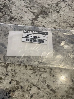 Protector de piedra trasero derecho Nissan Versa 2012-2019 nuevo OEM 78816-3BA0A GENUINO Foto 1 de 4