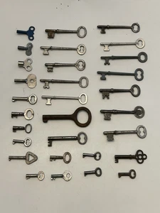 30 Antique Vintage Skeleton & Hollow Barrel Keys - Doors Closet Drawer Cabinets - Picture 1 of 8