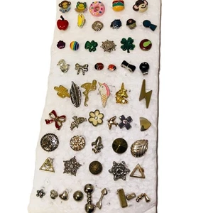 Ohrringe für Damen Ohrstecker Set 55 Teile Unübertroffen Piercing Einhorn Affe Kleeblatt Vogel - Bild 1 von 15