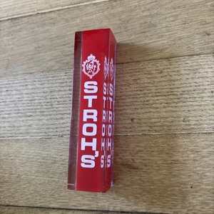 Escudo de armas de acrílico rojo escudo de cerveza Stroh's mango de grifo 5" - Imagen 1 de 1