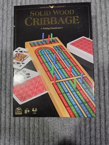 CARDINAL CLASSICS MADERA MACIZA CUNA PLEGABLE TABLERO DE JUEGO NUEVO SELLADO DE FÁBRICA - Imagen 1 de 2