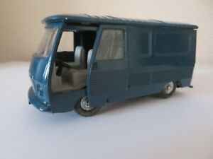 camion PEUGEOT J7 Dinky Toys 1/43