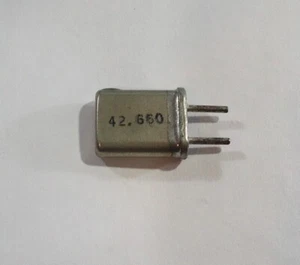 Scanner Crystal - 42.6600 MHz - 10.7 iF - .039 Pins - RCD-1 - HC-25/U - Picture 1 of 2