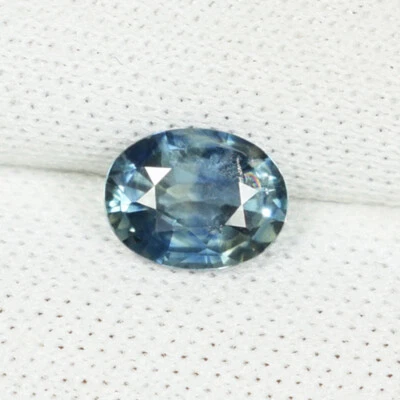 0.66 ct TOP LUSTROUS GREENISH BLUE - NATURAL SAPPHIRE  Oval  See Vdo  5475 DL - Image 1 of 2