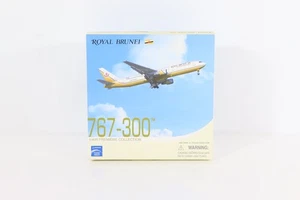 Dragon Wings 55414 1:400 Scale Royal Brunei Boeing 767-300 "V8-RBH" - Picture 1 of 7