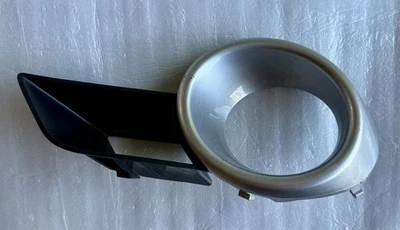 Крышка противотуманной фары левая передняя для Toyota Highlander 2008-2010 годов выпуска от оригинального производителя 81482-48050  - Изображение 1 из 4