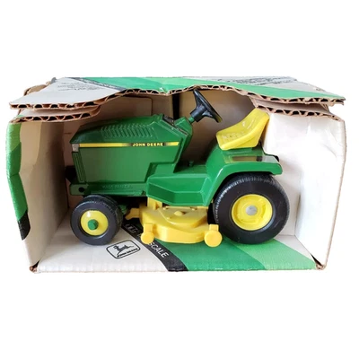 Ertl John Deere Lawn & Garden Tractor with Detachable Mower Deck Diecast 1:16 - Image 1 of 4