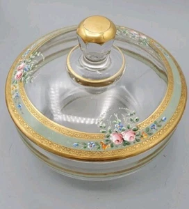 Plato de caramelo vintage con tapa de vidrio caja de polvo borde verde y dorado rosas pintadas a mano - Imagen 1 de 9