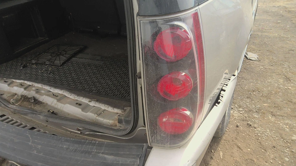 08 GMC YUKON XL 1500 SERIES Tail Light Assembly Denali Passengerscratching - Image 1 of 1