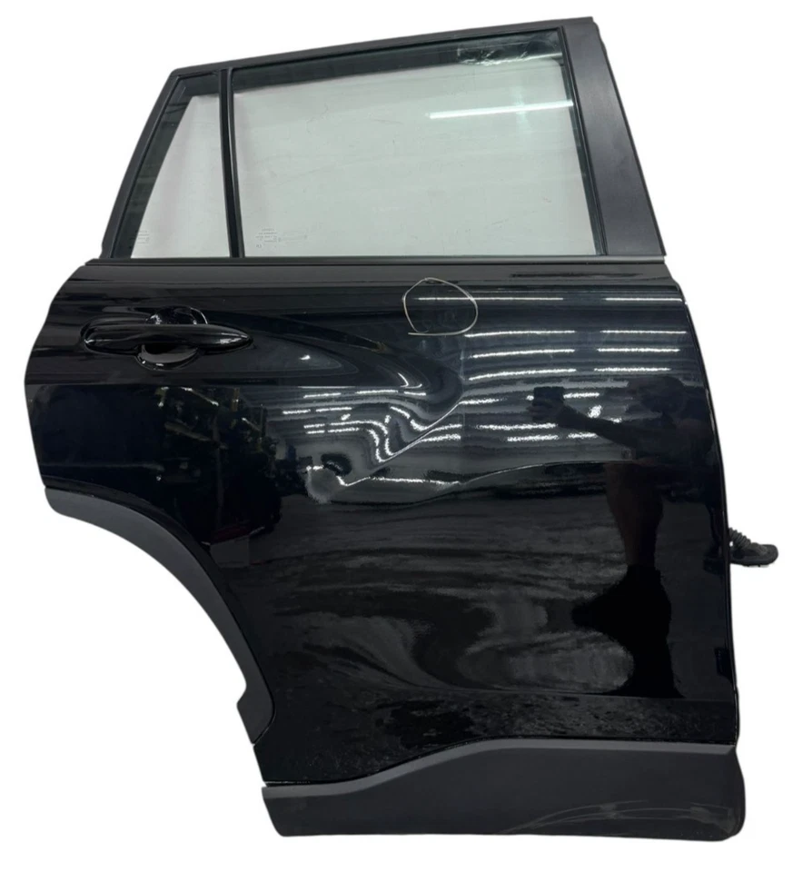 Toyota Corolla Cross 2022-2024 puerta trasera derecha pasajero carcasa negra OEM Foto 1 de 4