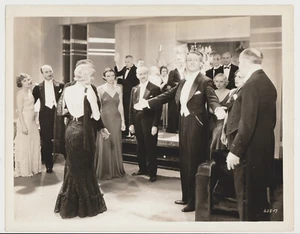 Warren William Hosts a Party on 8x10 Still Photo SKYSCRAPER SOULS 1932 Pre-Code - Picture 1 of 2