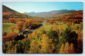 Follaje de otoño a lo largo de la carretera posiblemente en el norte del estado de Nueva York postal - Imagen 1 de 2