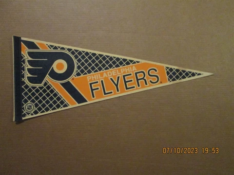 NHL Philadelphia Flyers Vintage 1990's Wincraft Hockey Net Team Logo Pennant Cover