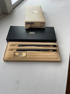 2 Pen & Pencel, mint condition with box & paper..$100 - Foto 1 di 2