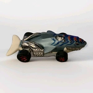 Hot Wheels 1986 Sharkruiser Shark 2011 Diecast Race Car - Picture 1 of 4