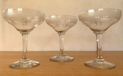 3 coupes à champagne Anciennes.Epoque Napoléon III - Photo 1/4