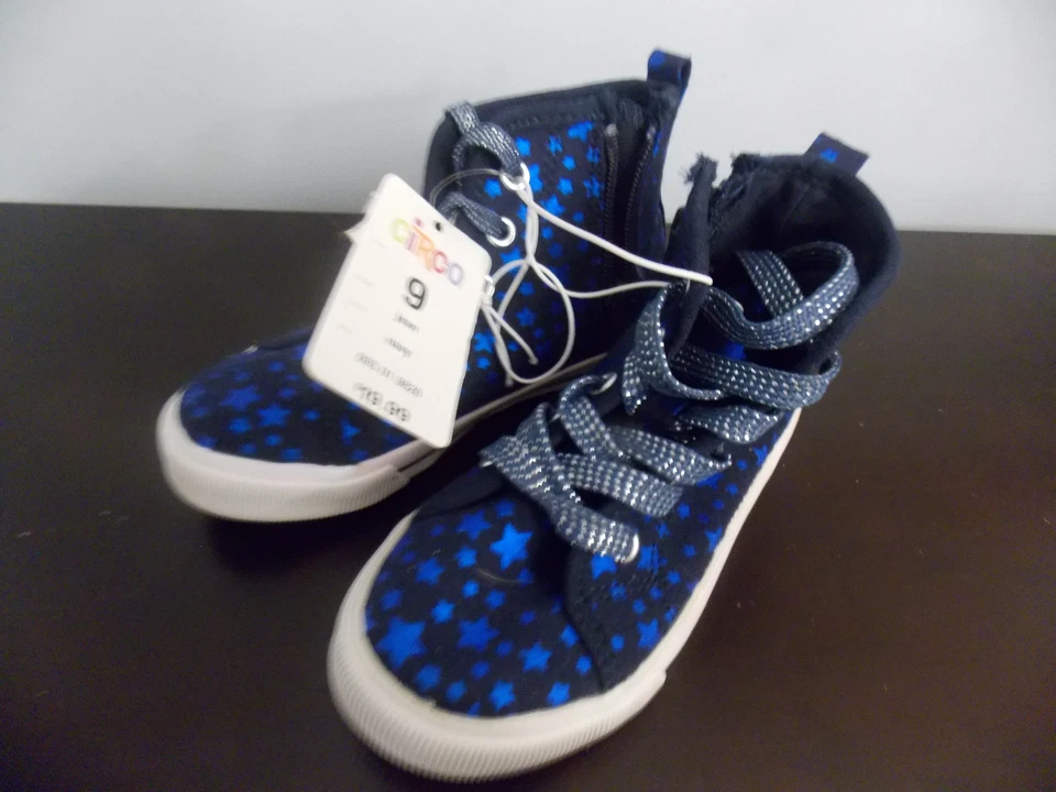 Sapatos sociais casuais Circo infantil meninas tamanho 5,6 azul marinho com estrelas tops altos novo com etiquetas - Imagem 1 de 1
