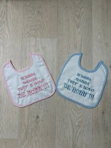 Bavetta Neonato Stampata Bavaglino Con Scritta Simpatica Chiusura Con Lacci - Foto 1 di 5