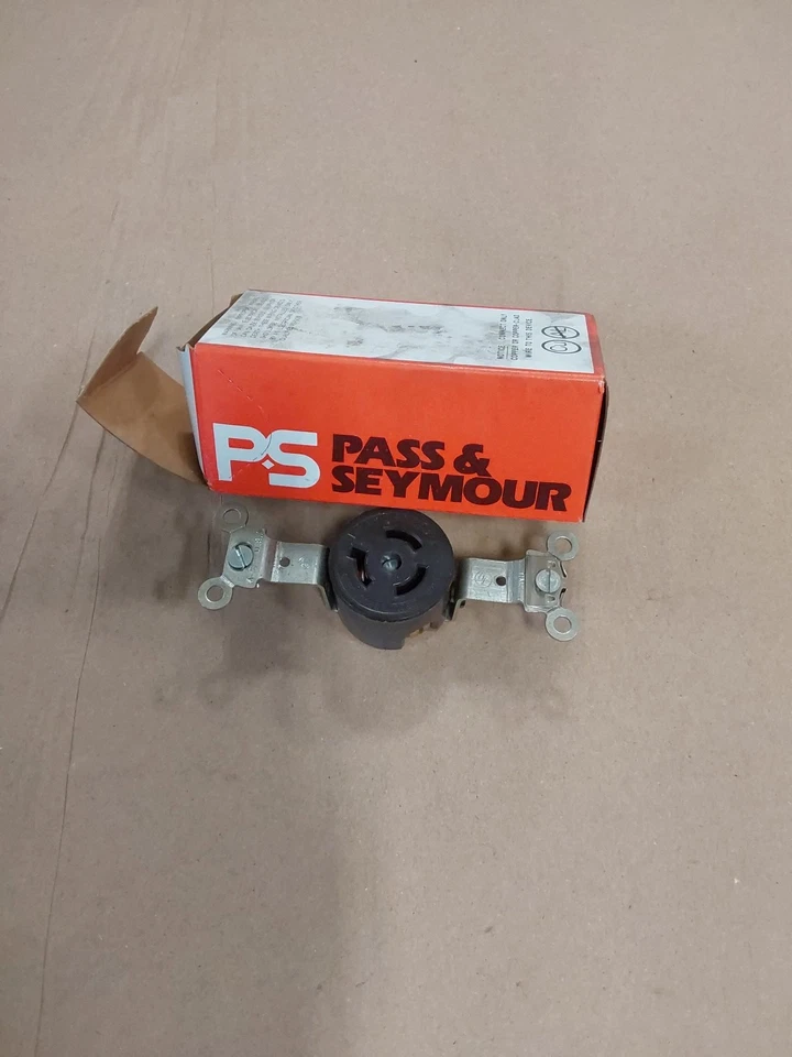 P&S Single Receptacle 15A., 250V 4560 - Image 1 of 1