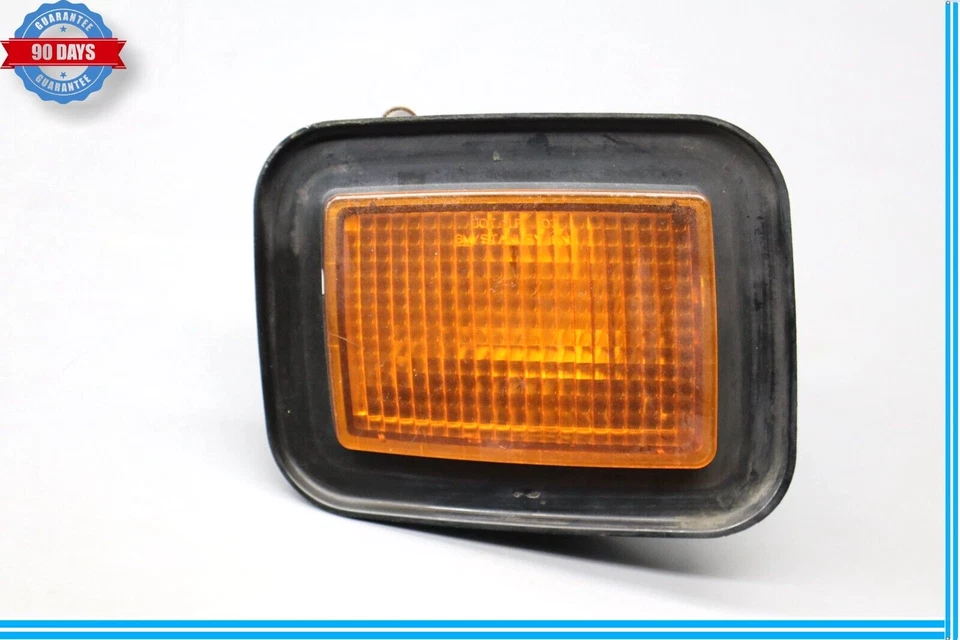 03-09 Hummer H2 Front Right Passenger Side Turn Signal Light Lamp Oem - Image 1 of 4